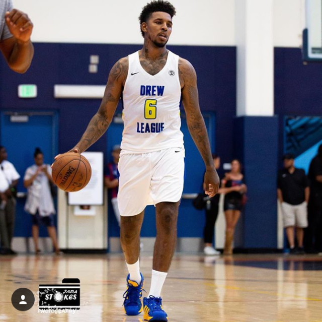 吉尔摩社媒晒照：手术成功，康复之路开始（吉尔摩社媒发照：手术顺利，开启康复征程）