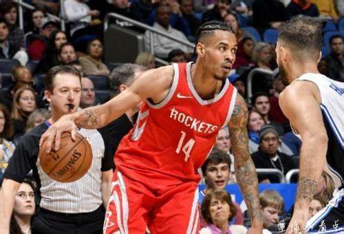 半场战报：尤文2-1卡利亚里，伊尔迪兹双响，弗拉霍维奇伤退（半场速递：尤文2-1领先卡利亚里，伊尔迪兹梅开二度，弗拉霍维奇因伤离场）